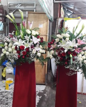 standing-1-tokokaranganbunga.website-toko-bunga-papan-online-jual karangan bunga papan online