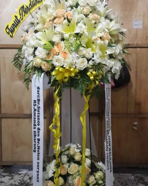 standing-3-tokokaranganbunga.website-toko-bunga-papan-online-jual karangan bunga papan online