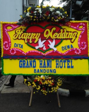 wedding-5-tokokaranganbunga.website-toko-bunga-papan-online